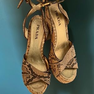 Vintage Prada size 38 Snakeskin heels
